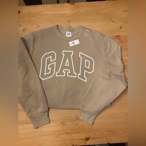 NWT Gap logo crewneck pullover cozy casual pullover sweatshirt women’s small NEW